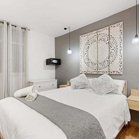 Urbanchicmalaga 2Bedroom Oasis In Historic Malaga Centre ภายนอก รูปภาพ