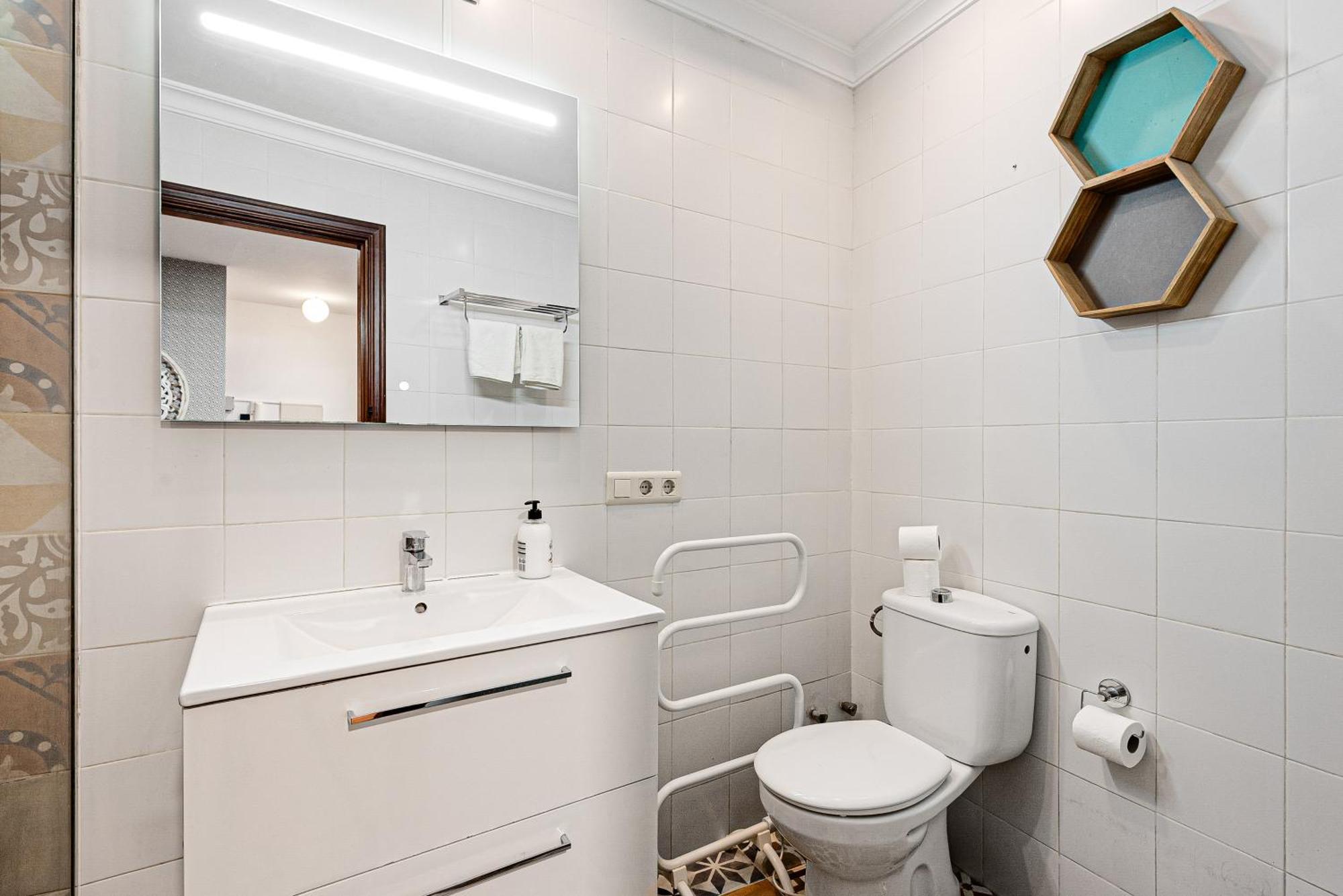 Urbanchicmalaga 2Bedroom Oasis In Historic Malaga Centre ภายนอก รูปภาพ