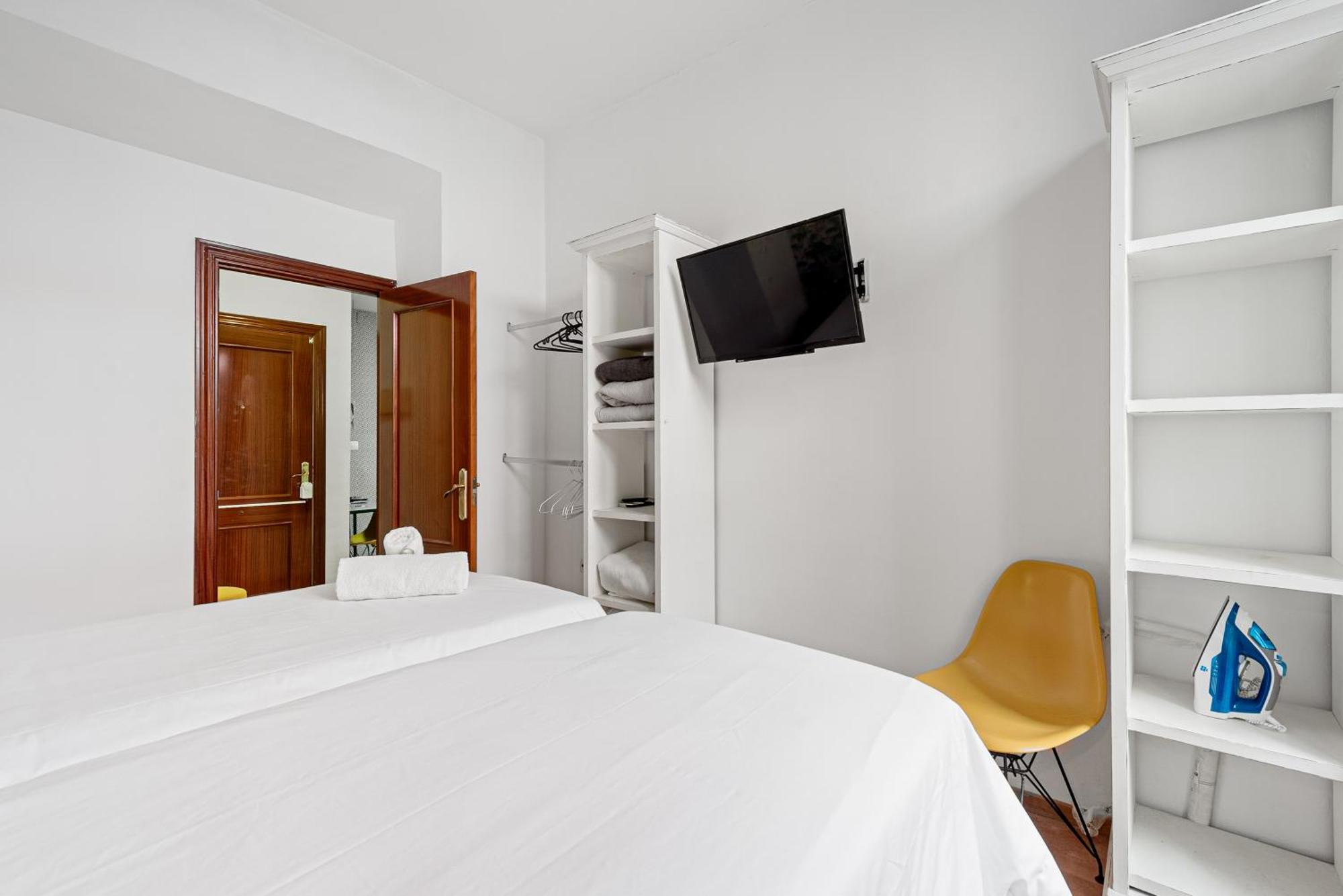 Urbanchicmalaga 2Bedroom Oasis In Historic Malaga Centre ภายนอก รูปภาพ